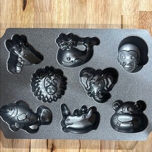 Nordic Ware Animal Shapes Baking Pan